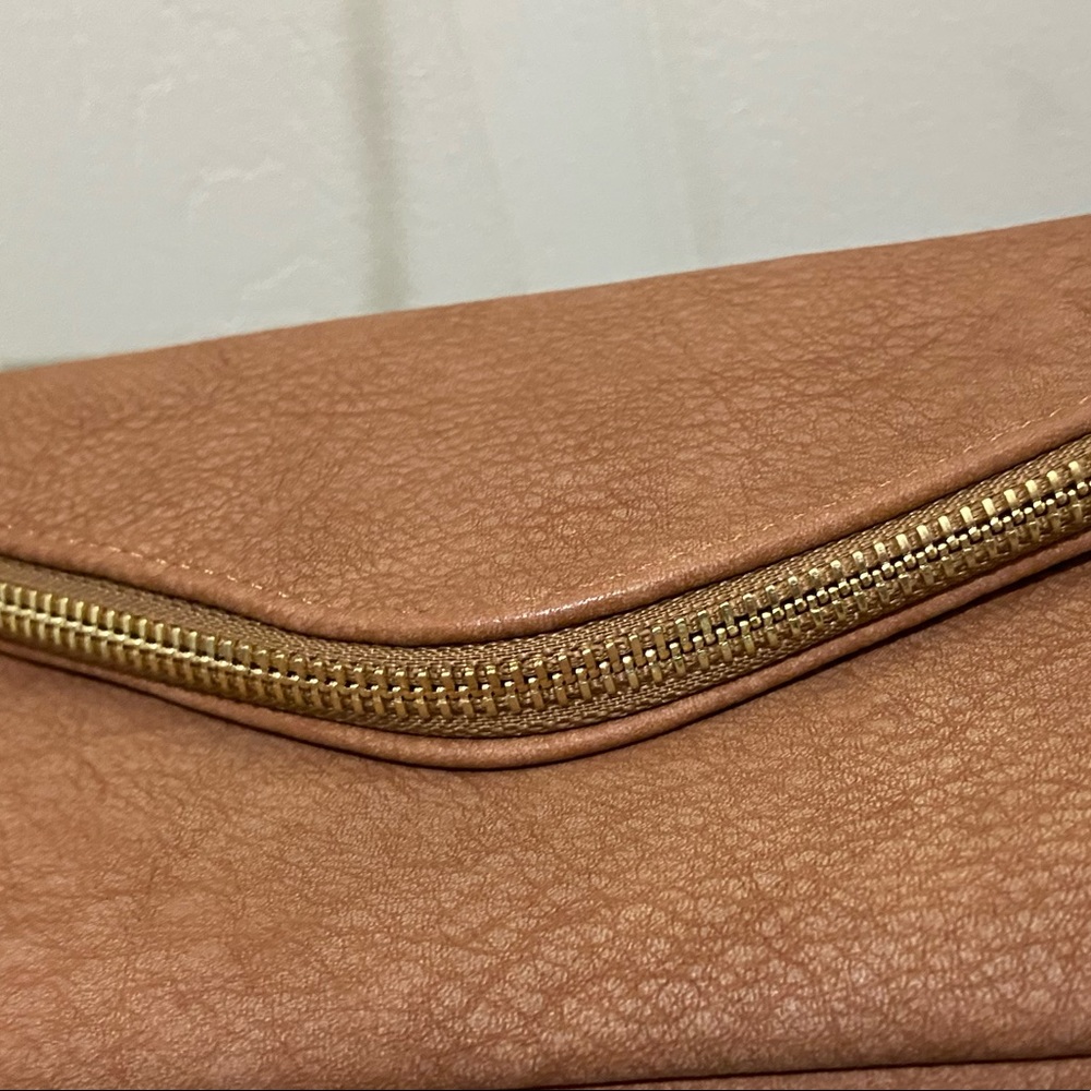 NEW Antik Kraft Crossbody gorgeous brown leather. - Picture 4 of 10